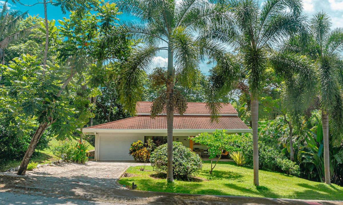 Home in Loma Verde